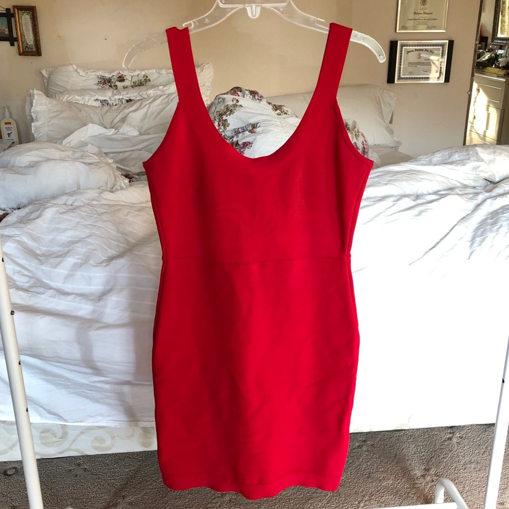 BCBGMAXAZRIA red cocktail dress